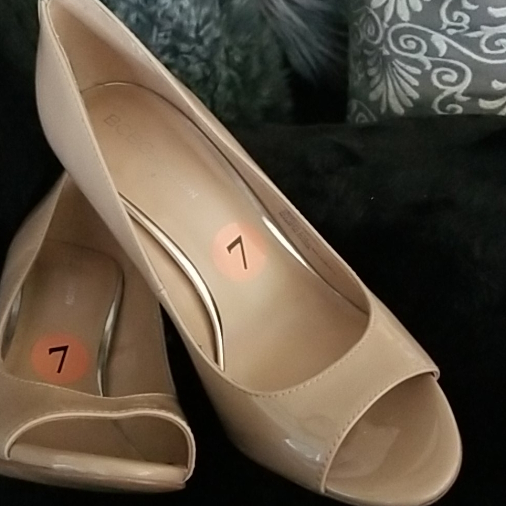 BCBG HEELS - Picture 5 of 5